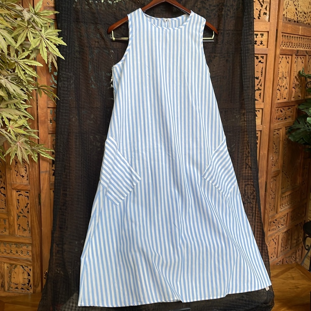 ❤️NWT Emery Rose Smock Dress w 2 side pockets Blue and White Striped Sleeveless - Picture 2 of 7